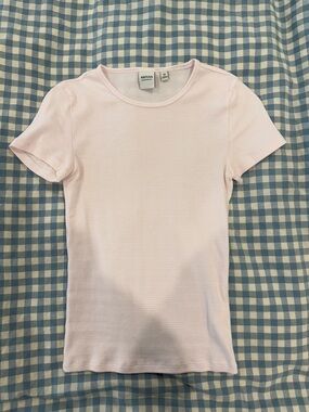 Aritzia t shirt